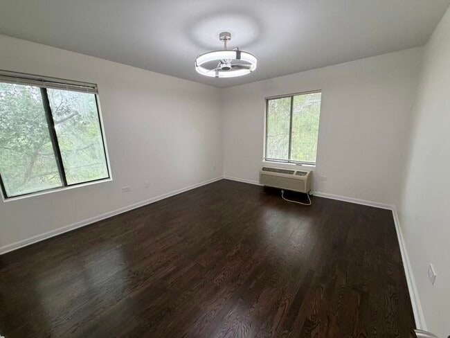 Building Photo - 716 Prescott Dr