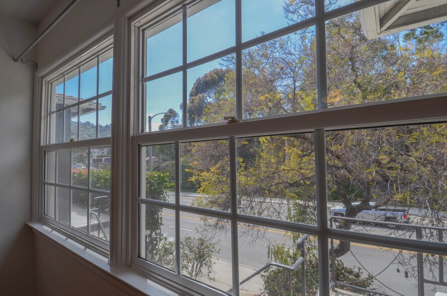 Building Photo - 3246 Barham Blvd