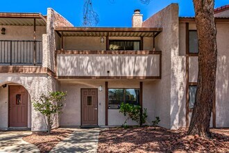 Building Photo - Remodeled 2 bedroom unit just minutes from...