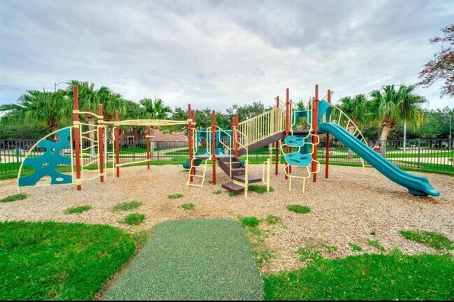 Building Photo - 626 Clarenda Falls Dr