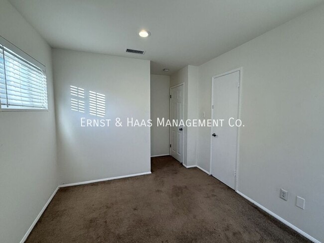 Building Photo - 6926 E Rendina St