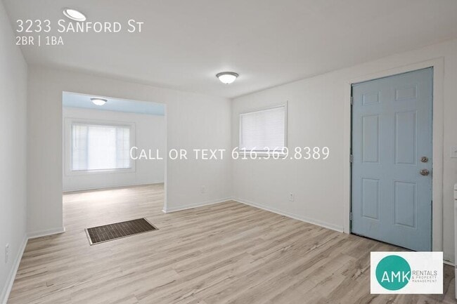 Building Photo - 3233 Sanford St