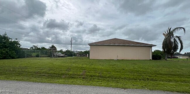 Building Photo - 3941 Sunset Rd
