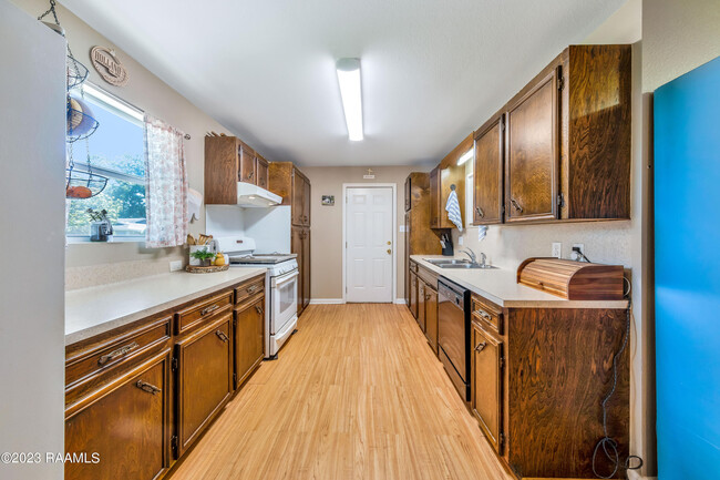 Building Photo - 110 Lana Dr