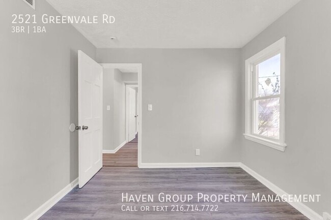 Building Photo - 2521 Greenvale Rd