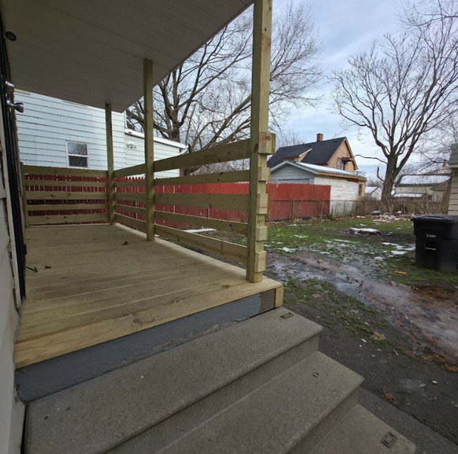 Building Photo - Single Family Home 3 beds 1 bath FOR RENT!