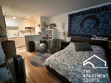 Building Photo - 744 W Gordon Terrace