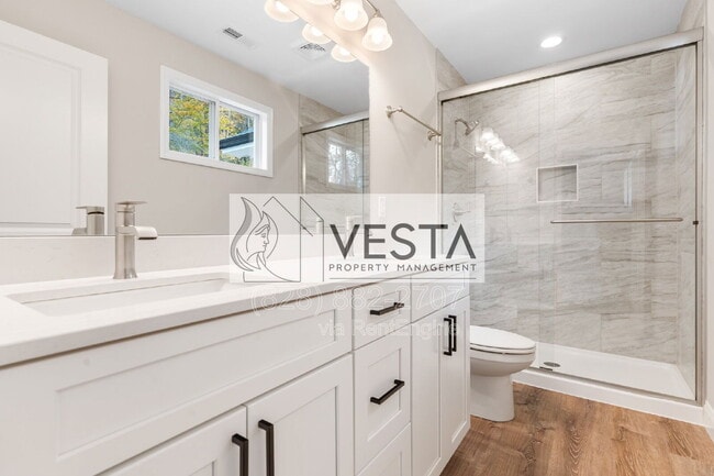 Building Photo - 16 Meadows Town Rd