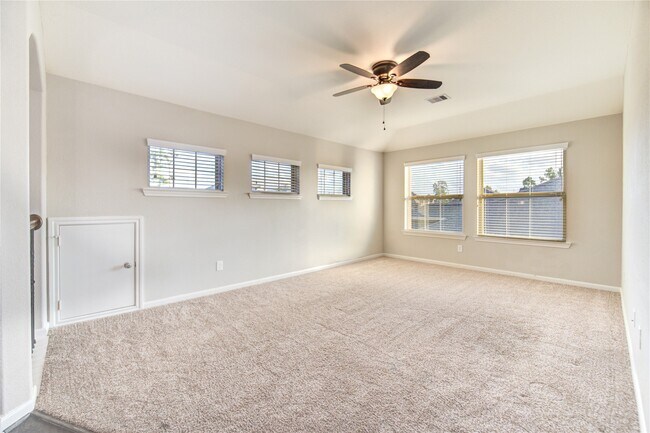 Building Photo - 16855 Big Reed Dr