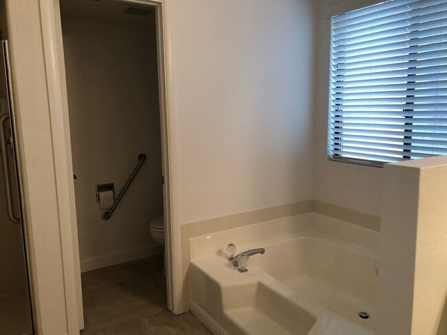 Building Photo - Lovely Updated Home in Leisure World a 45+ Active Adult Resort Community