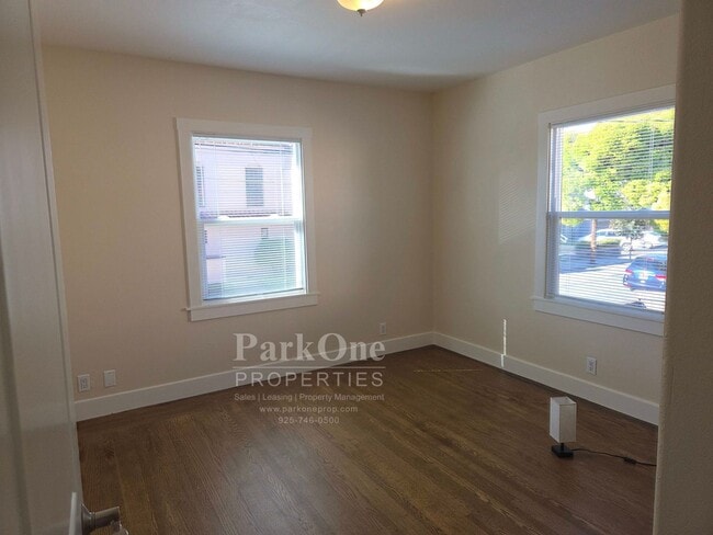 Building Photo - Great 4 Bedroom Home in the Heart of Albany!