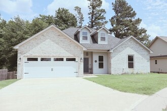 Building Photo - 205 Windcrest Cir