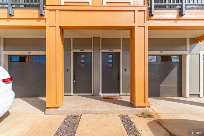 Building Photo - $3,350 / 2br - 1119ft2 - Beautifully Maint...