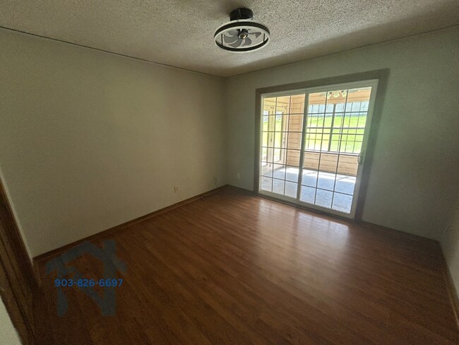 Building Photo - 104 Pinewood Ct
