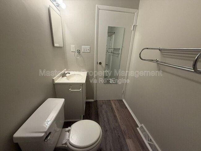 Building Photo - 345 Byrum St