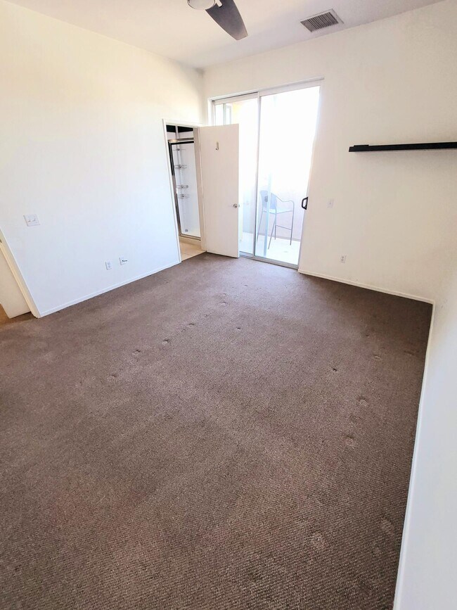 Building Photo - 3545 Sunburst Blvd