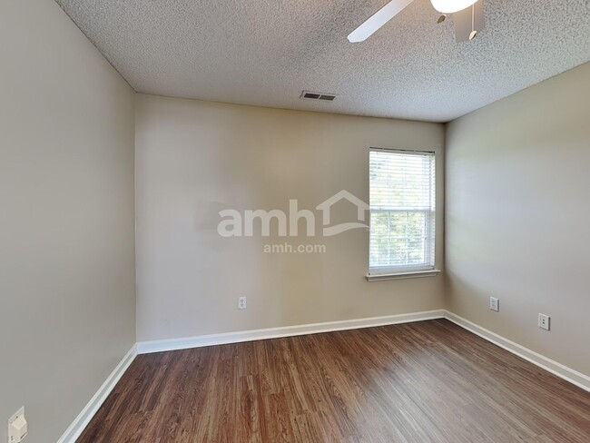 Building Photo - 1006 Fort Clapsop Ct