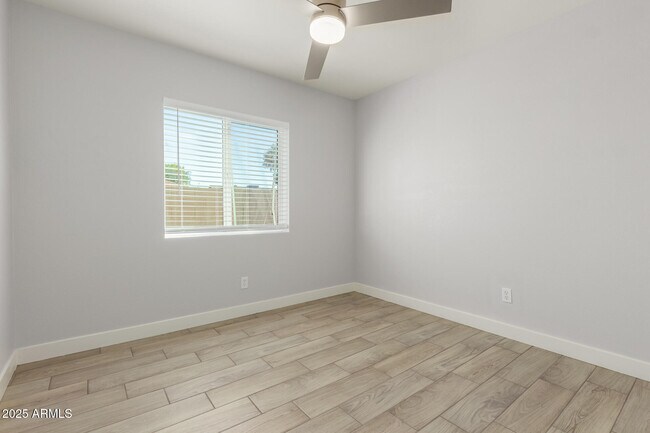 Building Photo - 4302 N 80th Ln