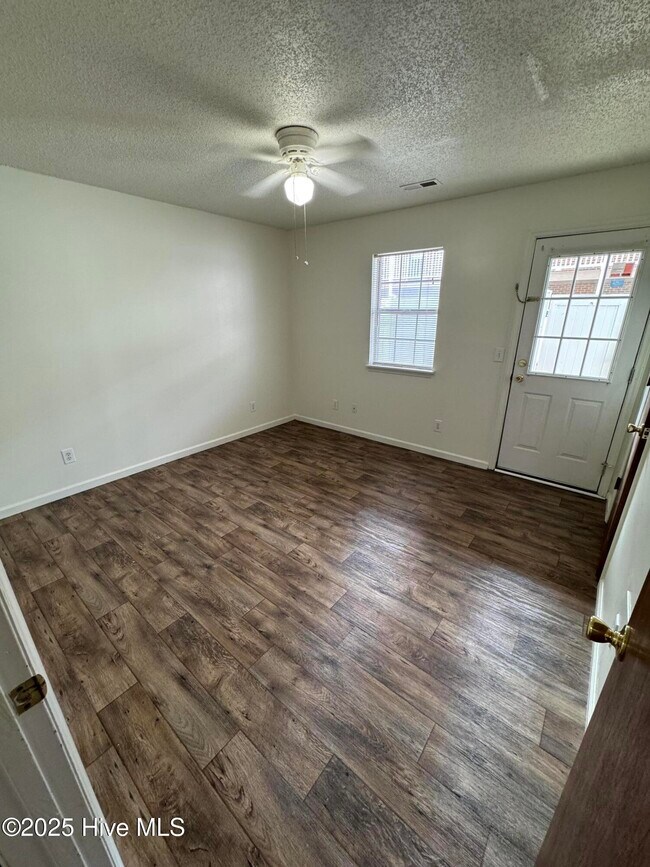 Building Photo - 4004 Whitebridge Dr