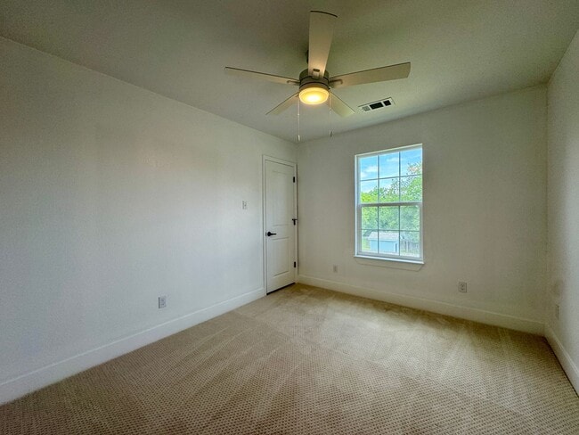 Building Photo - New Duplex For Lease | Accepting Section 8