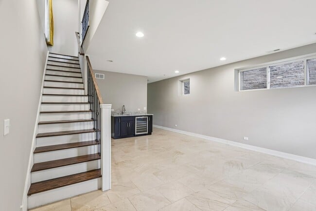 Building Photo - 3516 W Hirsch St