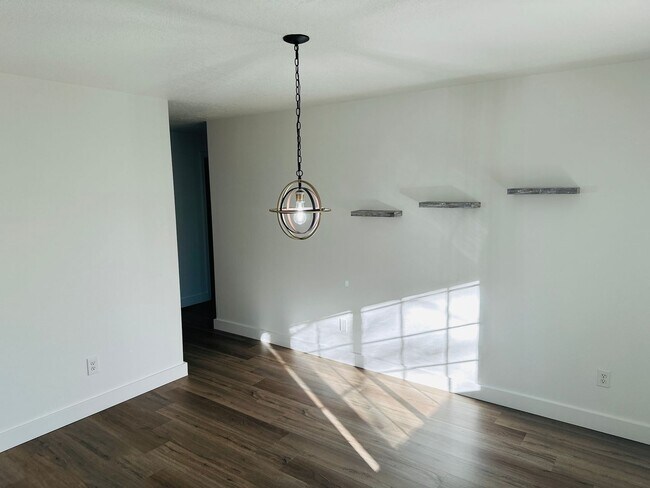 Building Photo - Charming Newly Remodeled Acreage Home