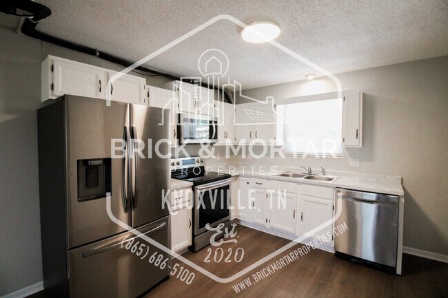 Building Photo - 1015 Clendenen Rd