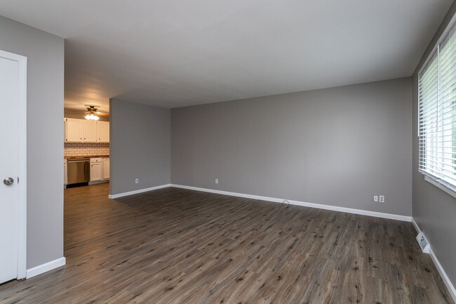 Building Photo - 4300-4302 Mount Carmel Lane