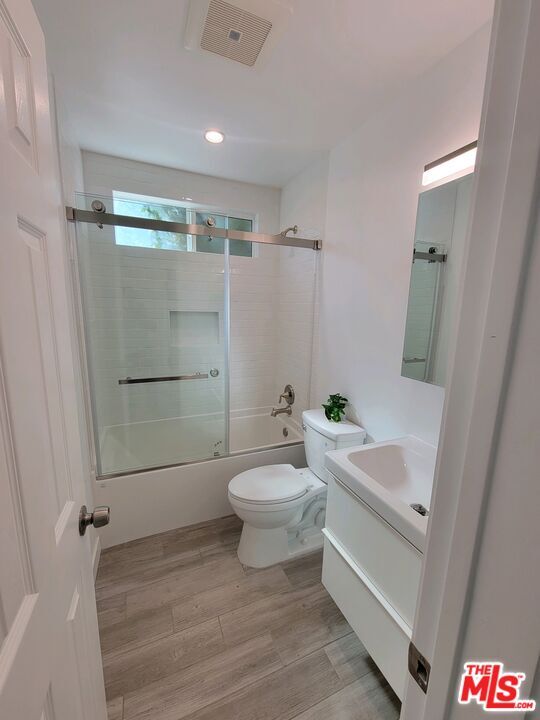 Building Photo - 825 Broadway St