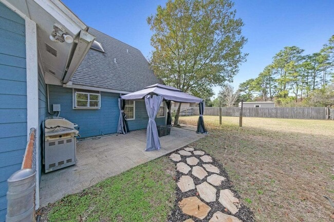 Building Photo - 2216 Calle De Pizzaro