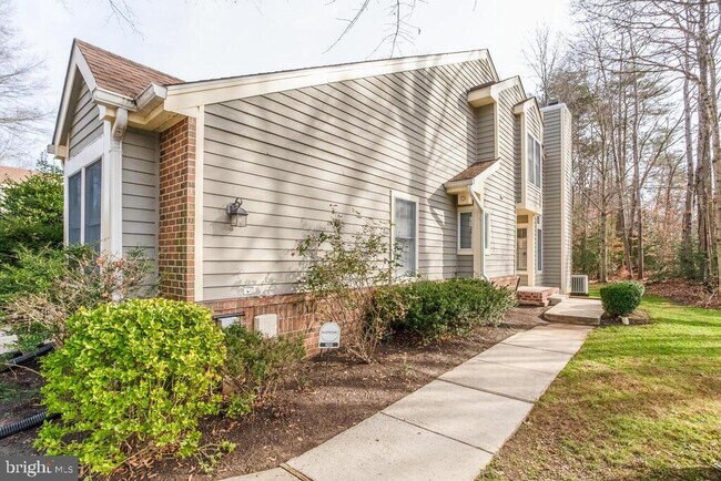 Building Photo - 100 Spring Pl Way