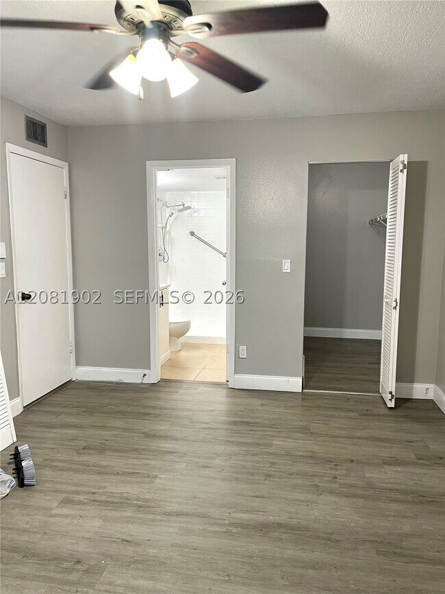 Building Photo - 8215 Sun Spring Cir