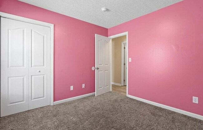Building Photo - 141 Clover Valley Dr