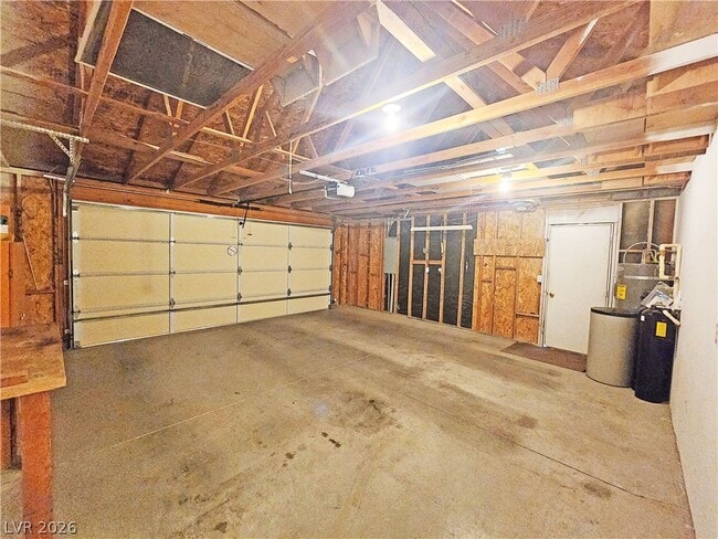 Building Photo - 380 Round Up Ct