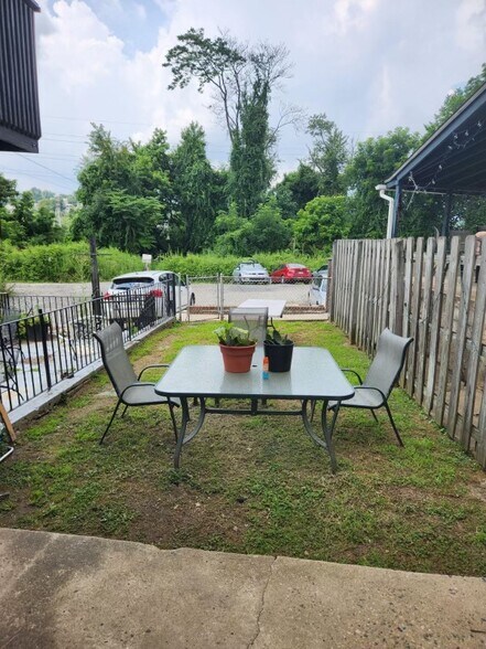 back yard - 4728 Umbria St