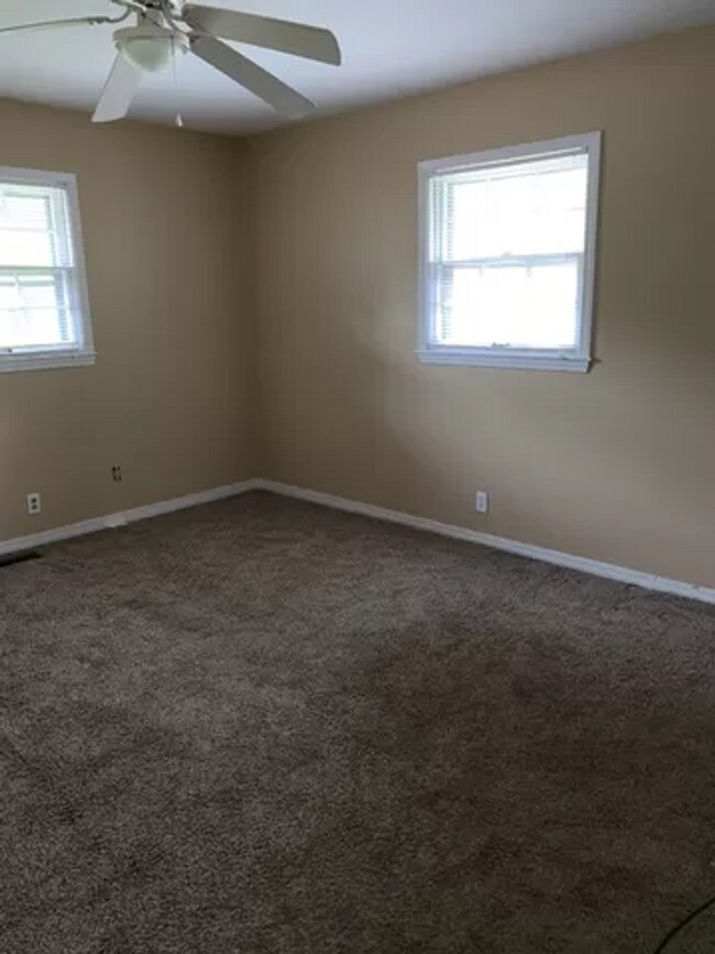 Building Photo - Spacious home in Florence, AL - Walking di...