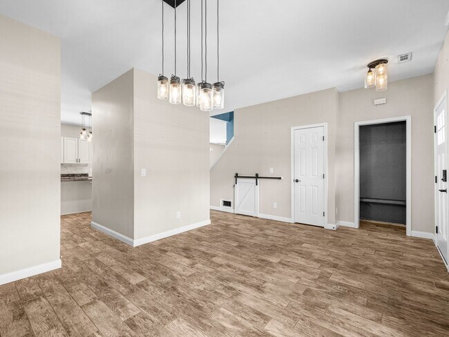 Building Photo - 156 Old Beechtree Ln