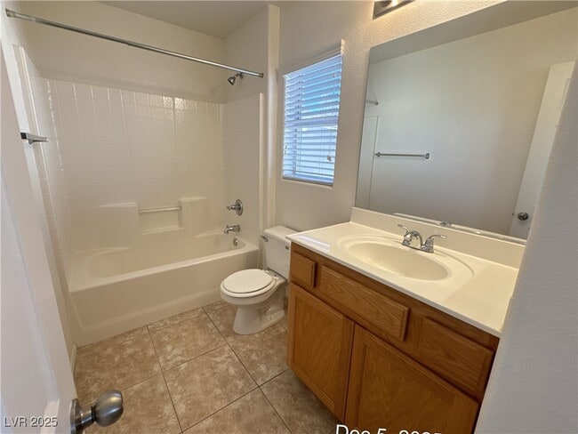 Building Photo - 11143 African Sunset St