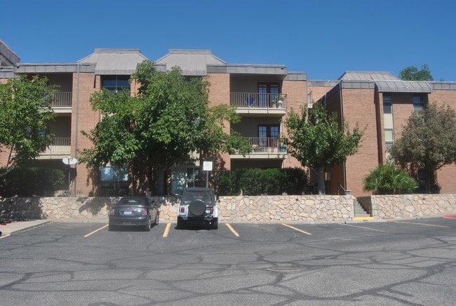 Building Photo - 4433 N Stanton St