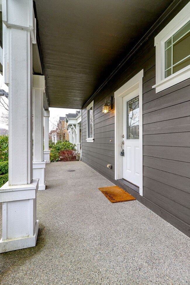 Building Photo - Beautiful Lacey Home with new paint and carpet in Popular Edgewater Community