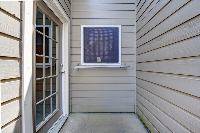 Building Photo - 2023 Gentryside Dr