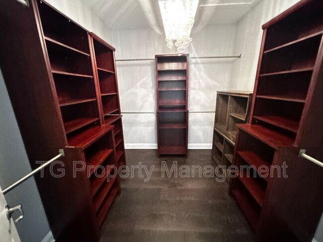 Building Photo - 4763 Yacht Ct