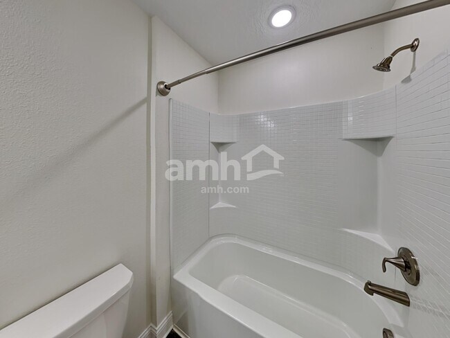 Building Photo - 6107 Little Blf Cir