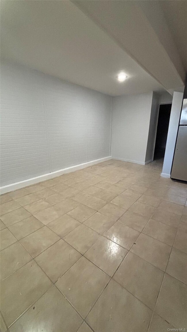 Building Photo - 1527 E 172nd St