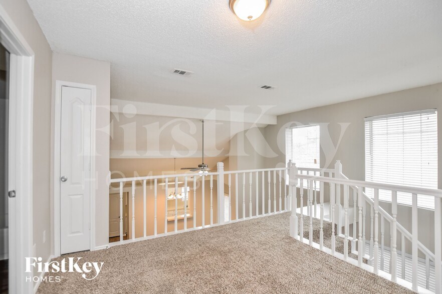 Building Photo - 5116 Wedgewood Dr