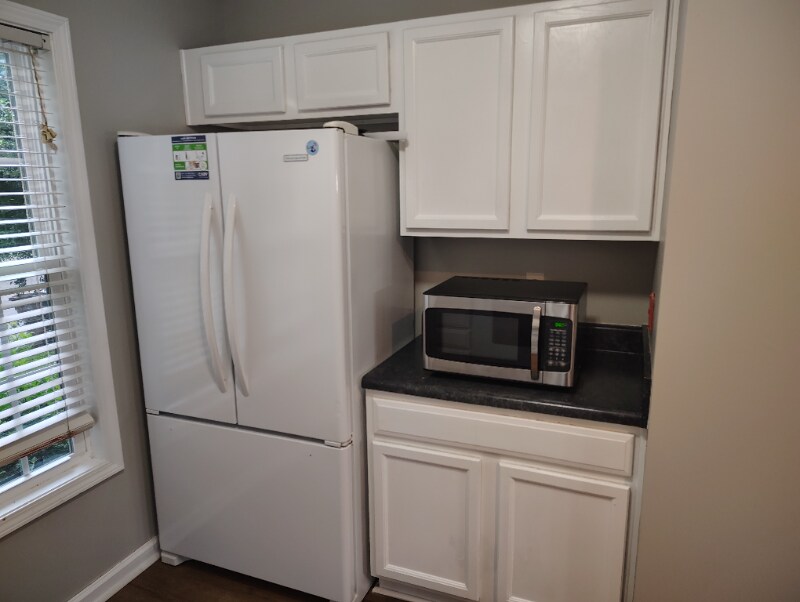Building Photo - 6001 Mullens Dr
