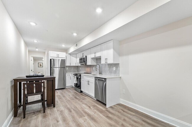 Building Photo - 2341 N College Ave