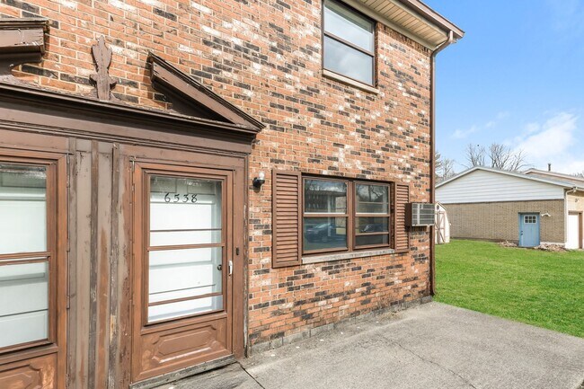 Building Photo - 6538-6552-6552 Conway Dr