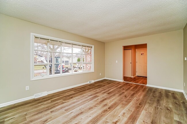 Building Photo - 6464 Firethorn Ave