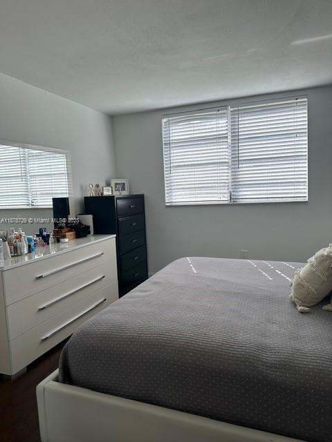 Building Photo - 2930 Point E Dr